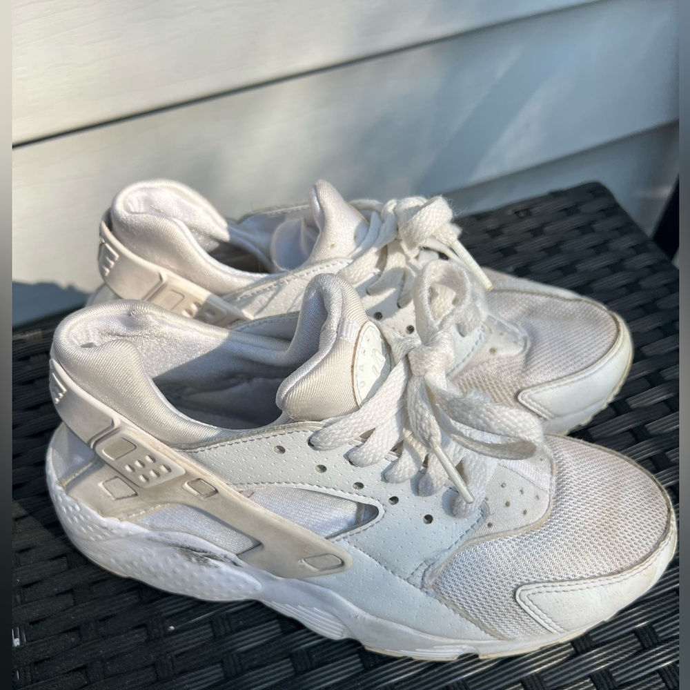 Nike White Kids Sneakers - Breathable Mesh Athletic Shoes